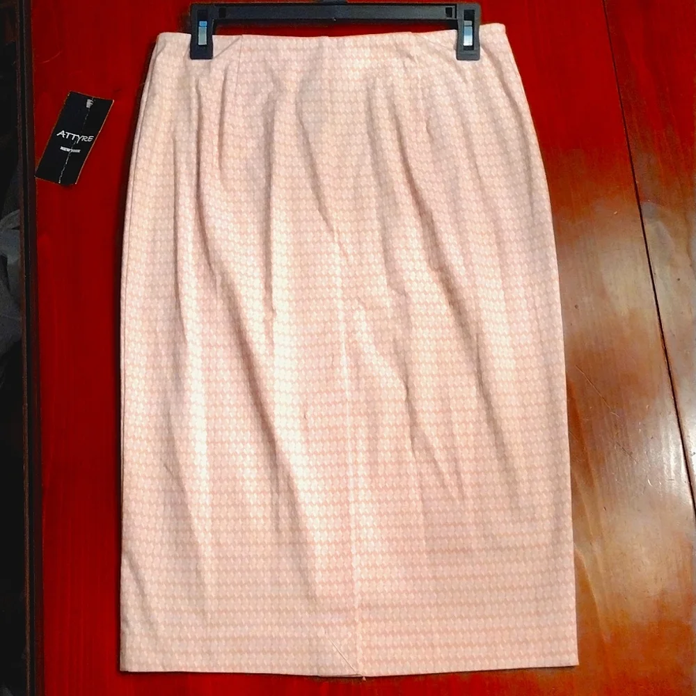NWT Attyre New York Pull-On Geometric Print Pencil Skirt, Size 4, Pink & White